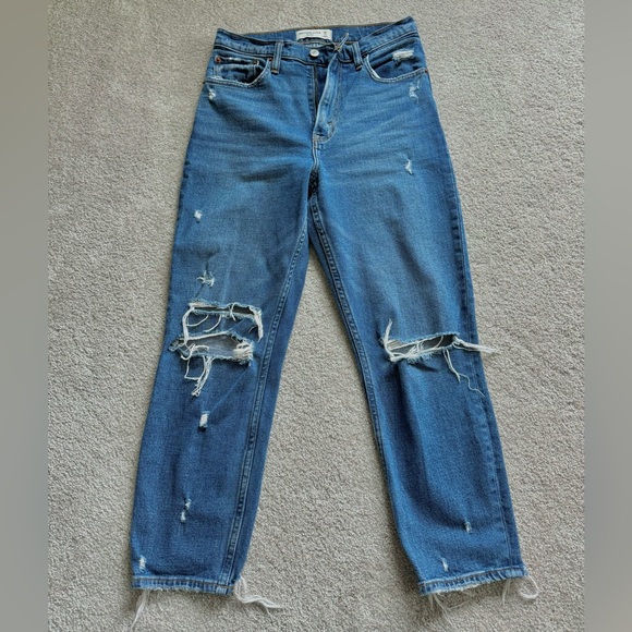 Abercrombie & Fitch High Rise Mom Jean Sz 26/2 Short - Picture 2 of 4